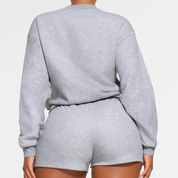 SKIMS COTTON FLEECE CLASSIC CREWNECK - Picture 4 of 8